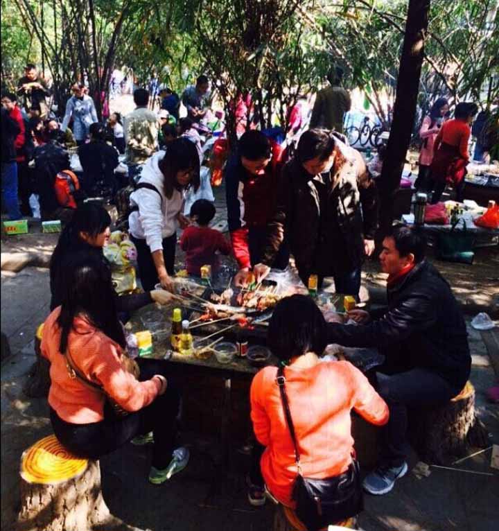 濃情冬日，戶外燒烤話情誼